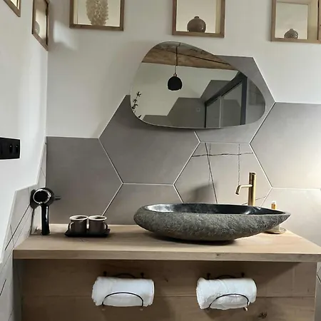 Leanoe Wellness Bed & Breakfast *